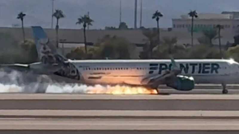 Самолет Frontier Airlines совершил аварийную посадку в Лас-Вегасе из-за возгорания