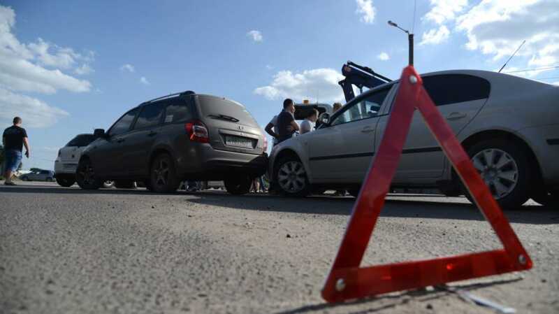 В Воронежской области четыре автомобиля наехали на одного пенсионера