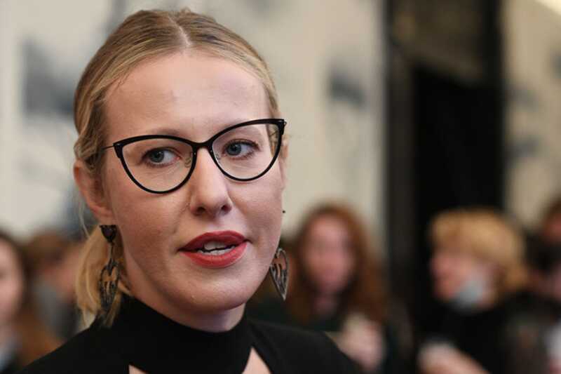 На Каннском фестивале Собчак поразила публику своим нарядом стоимостью в один миллион рублей