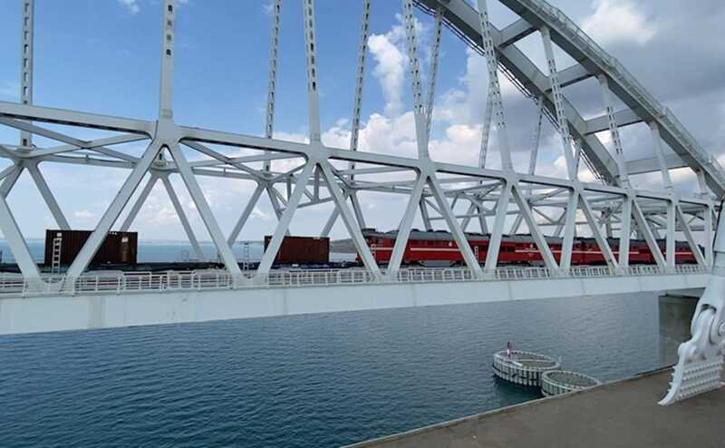 После подрыва Крымский мост несколько раз перекрывали для движения