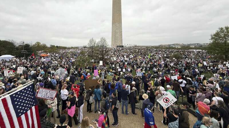 В США проходят массовые протесты против Трампа