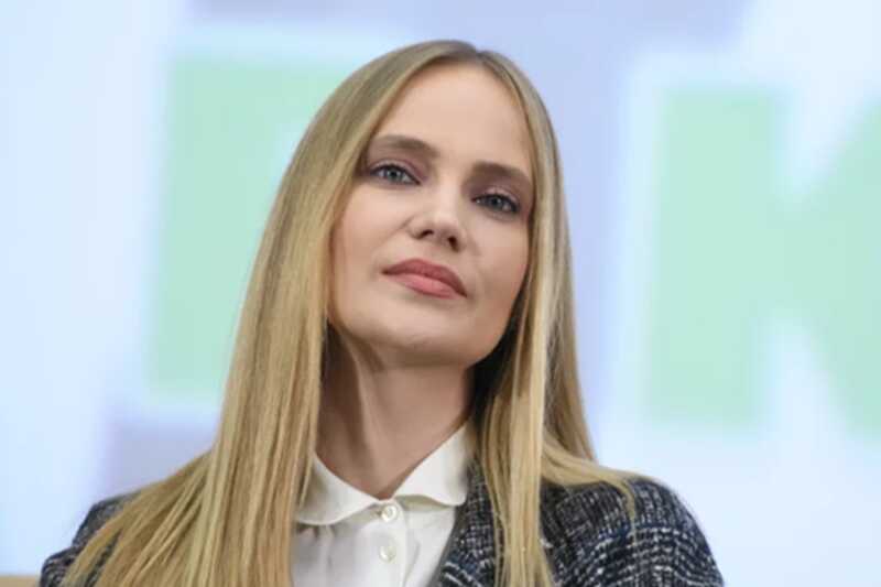 Певица Глюкоза предложила оборудовать в школах специальные места для курения