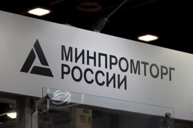 Пустая болтовня и провалы: как действия Минпромторга загоняют автомобильную и авиационную промышленность в тупик