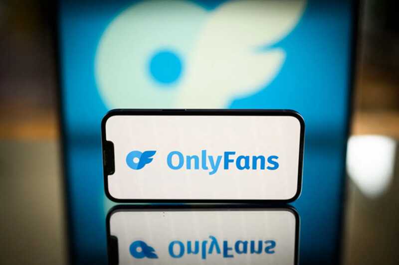 Модель с OnlyFans угощает своих поклонников «пережёванной» едой и зарабатывает огромные суммы